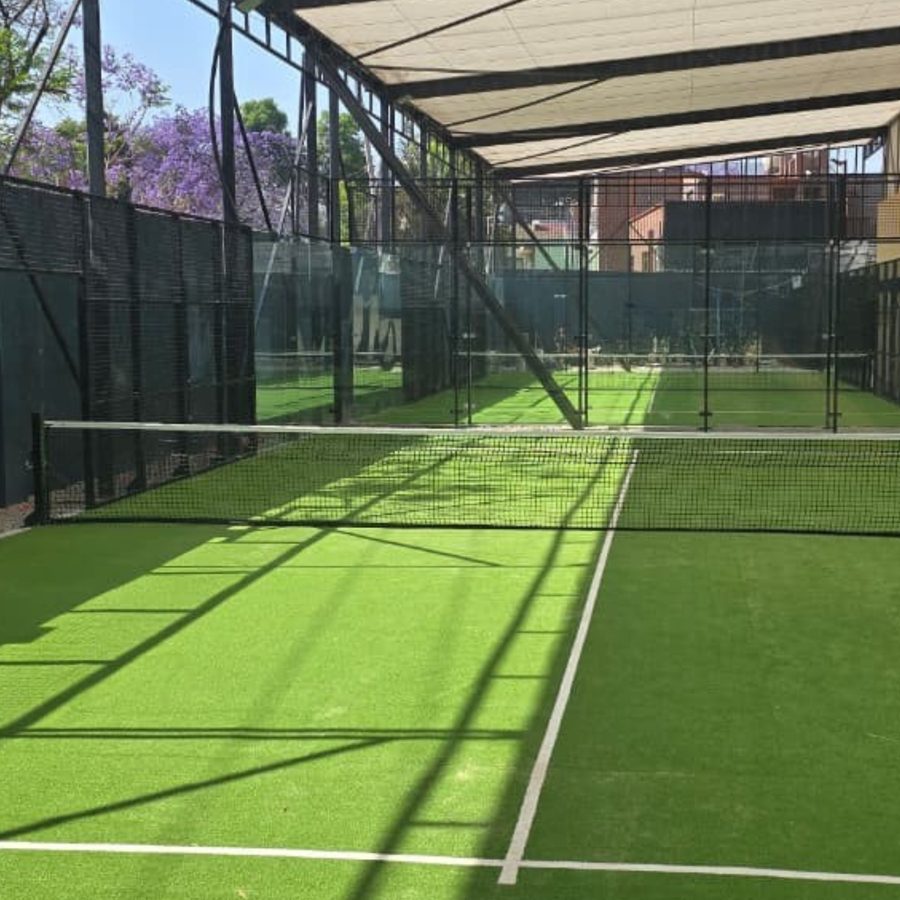 Cancha de Pádel techada en Eleva Fitness